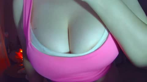 Snapshot of leysun7777 chatting on 10/02/25, 02:40 Leysun7 online show from 10/02/25, 02:40