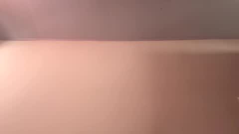 Snapshot of lezie_1 chatting on 12/17/25, 07:53 lezie_1 online show from 12/17/25, 07:53