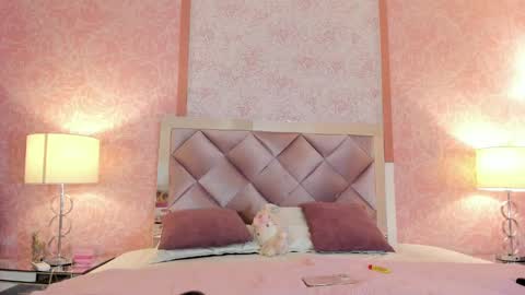 Snapshot of lezy_ chatting on 11/08/25, 07:34 LEZY online show from 11/08/25, 07:34