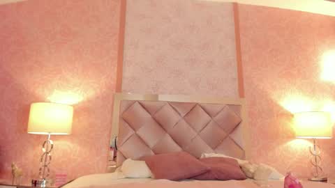 Snapshot of lezy_ chatting on 11/20/25, 07:35 LEZY online show from 11/20/25, 07:35