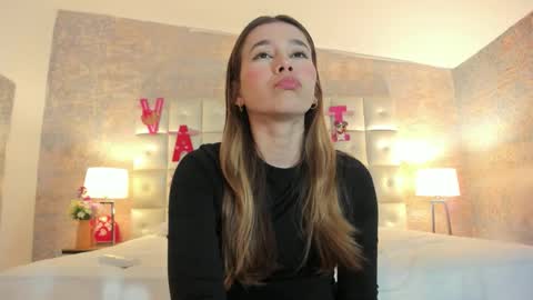 Snapshot of lezy_ chatting on 02/16/26, 07:32 LEZY online show from 02/16/26, 07:32