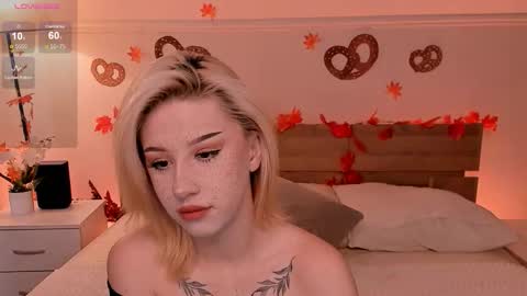 Lisa online show from 09/19/25, 03:52