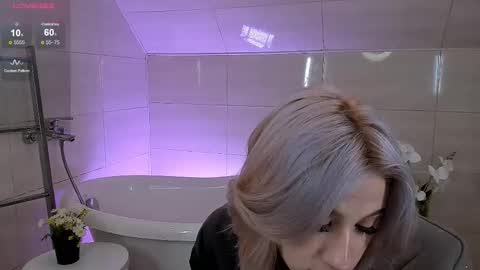 Lisa online show from 09/26/25, 03:54