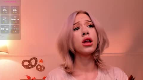 Lisa online show from 09/27/25, 03:55