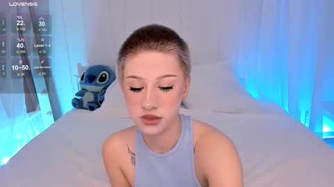 Lisa online show from 10/11/25, 04:22