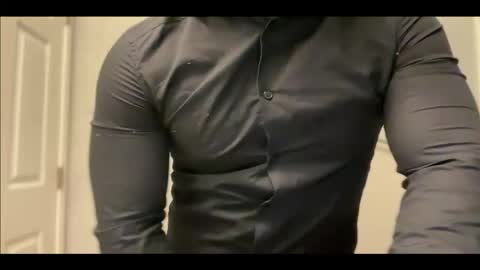 Snapshot of lhotboyl chatting on 11/11/25, 10:32 lhotboyl online show from 11/11/25, 10:32