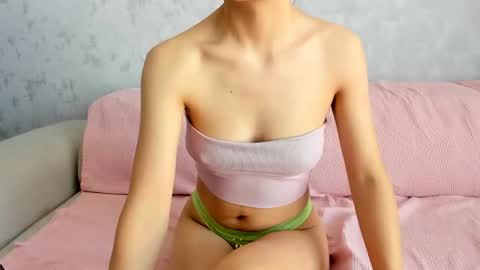 Snapshot of lia1243756 chatting on 09/27/25, 07:46 LEANNAA online show from 09/27/25, 07:46