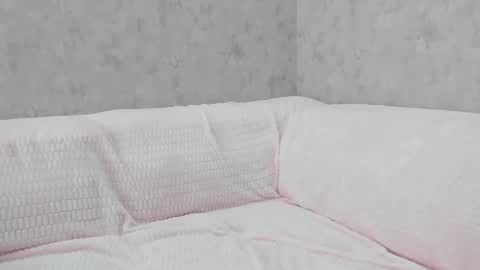 Snapshot of lia1243756 chatting on 12/21/25, 07:15 LEANNAA online show from 12/21/25, 07:15