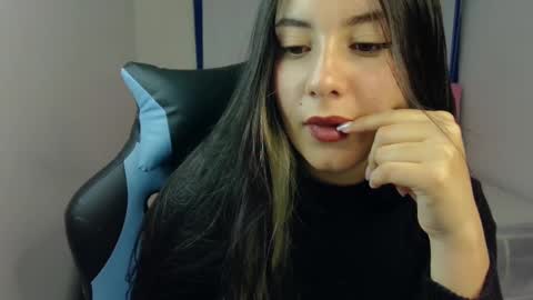 Lia  online show from 03/04/25, 05:45