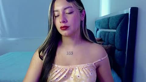 Lia  online show from 10/19/25, 02:50