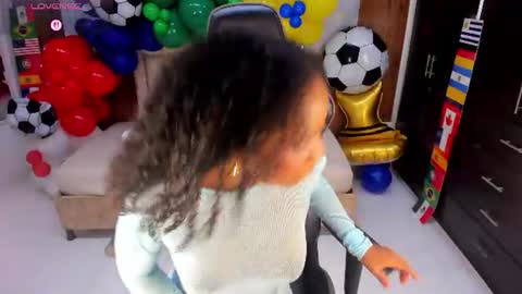 lia_16_ online show from 06/27/26, 11:04