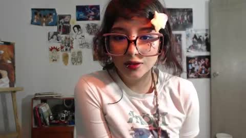 Snapshot of lia_carter_ chatting on 04/28/26, 11:21 Lia online show from 04/28/26, 11:21