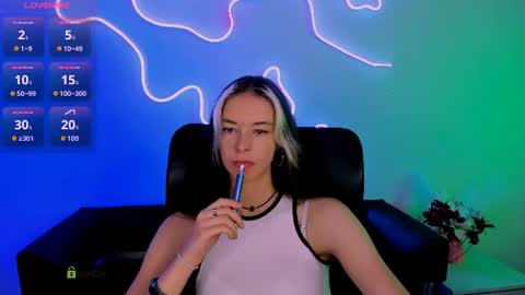 lia_dream_ online show from 06/15/26, 08:49