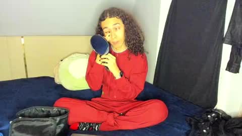 Snapshot of lia_hdz chatting on 11/19/25, 08:25 Kabroncita online show from 11/19/25, 08:25