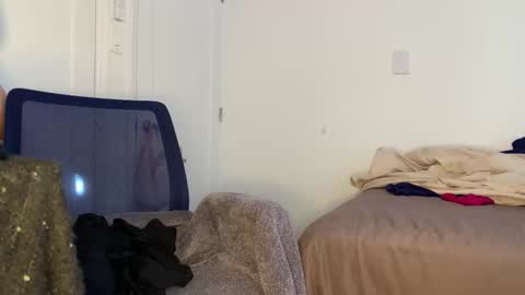 Snapshot of lia_hdz chatting on 12/21/25, 03:30 Kabroncita online show from 12/21/25, 03:30