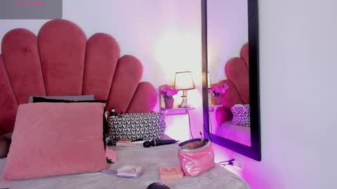 Snapshot of lia_johnsonn chatting on 05/05/26, 11:29 Lia Jhonson online show from 05/05/26, 11:29