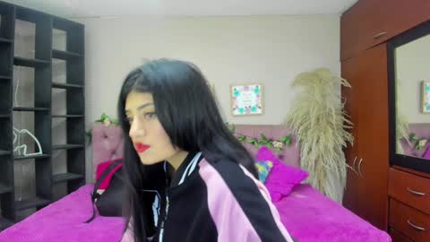 lia online show from 01/11/25, 08:21