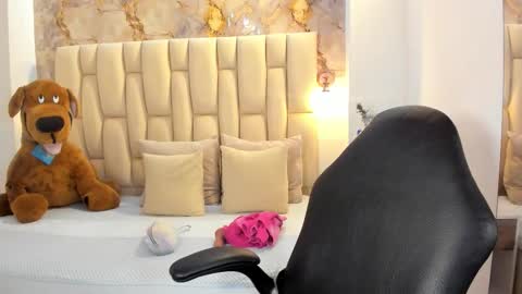 Snapshot of lia_mariana chatting on 12/03/25, 07:01 lia_mariana online show from 12/03/25, 07:01