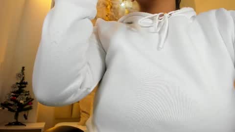 Snapshot of lia_mariana chatting on 12/13/25, 09:20 lia_mariana online show from 12/13/25, 09:20