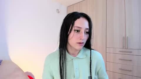 Little Queen Lia  online show from 12/20/24, 11:37