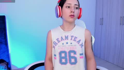 Little Queen Lia  online show from 02/05/25, 12:53