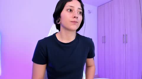 Little Queen Lia  online show from 02/25/25, 11:11