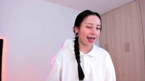 Little Queen Lia  online show from 03/01/25, 09:59