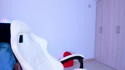 Little Queen Lia  online show from 03/07/25, 06:24