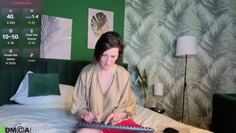 lia_reyn online show from 05/06/26, 12:21