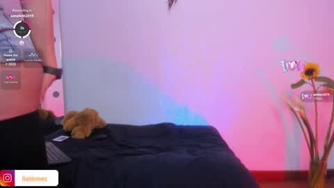 Lia online show from 02/28/25, 11:23