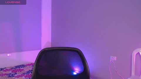 Snapshot of liaa_cute_ chatting on 10/22/25, 03:51 lia online show from 10/22/25, 03:51