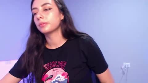 Snapshot of liaa_cute_ chatting on 12/02/25, 01:11 lia online show from 12/02/25, 01:11