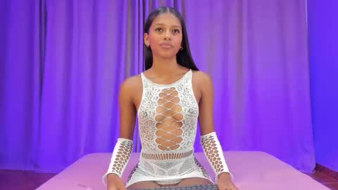 Snapshot of liaa_taylor1 chatting on 10/11/25, 01:16 Lia online show from 10/11/25, 01:16