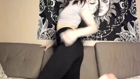 Snapshot of liabanny chatting on 01/10/25, 05:47 Julia  online show from 01/10/25, 05:47