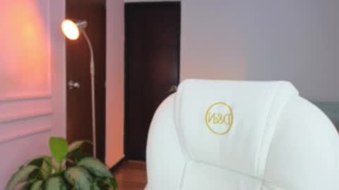 Lia Cox online show from 11/14/25, 03:16