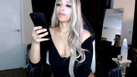 Lia Divina online show from 03/12/25, 01:40