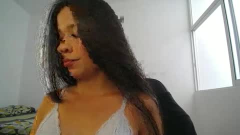 Snapshot of liadulce_ chatting on 01/08/25, 04:00 Lia online show from 01/08/25, 04:00