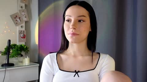 Lia  online show from 12/04/24, 08:45