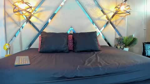 Snapshot of liah_grey8 chatting on 02/21/26, 09:05 ---Liah--- online show from 02/21/26, 09:05