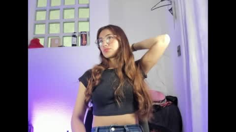 Snapshot of liah_star chatting on 03/25/26, 04:35 Liah online show from 03/25/26, 04:35