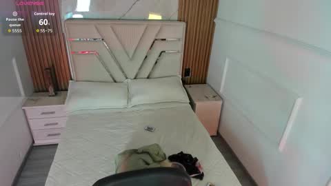 Liah Fontaine online show from 12/15/25, 11:47