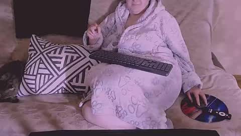 Snapshot of liahsofty chatting on 01/14/26, 01:33 miss Lia colection for travel online show from 01/14/26, 01:33