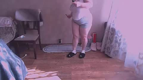 Snapshot of liahsofty chatting on 02/21/26, 11:55 miss Lia colection for travel online show from 02/21/26, 11:55