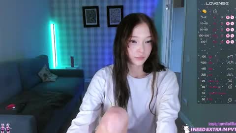 Snapshot of lialilia chatting on 09/23/25, 08:28 lialilia online show from 09/23/25, 08:28