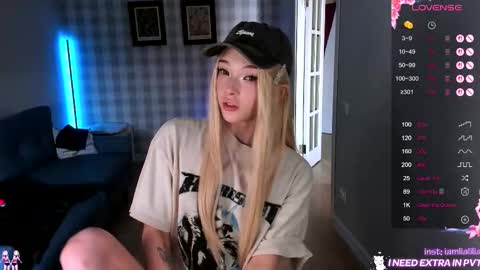 Snapshot of lialilia chatting on 01/17/26, 11:26 lialilia online show from 01/17/26, 11:26