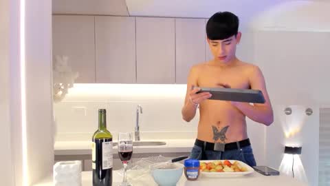 Liam online show from 03/08/26, 01:36