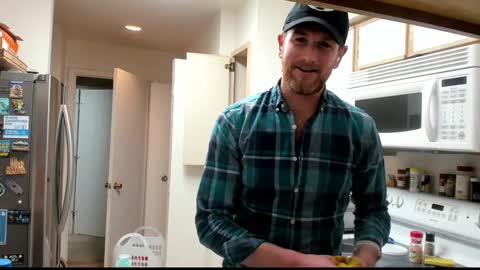 Snapshot of liam_1985 chatting on 12/14/24, 02:23 Liam online show from 12/14/24, 02:23