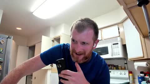 Snapshot of liam_1985 chatting on 09/13/25, 04:07 Liam online show from 09/13/25, 04:07