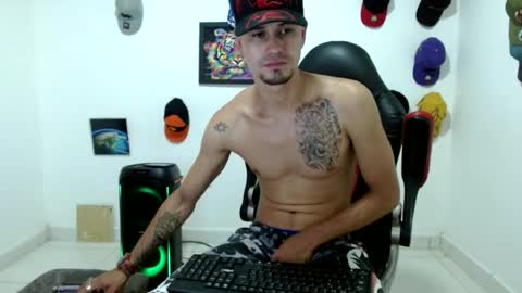 Snapshot of liam_andres12 chatting on 06/18/26, 10:14 Andres online show from 06/18/26, 10:14