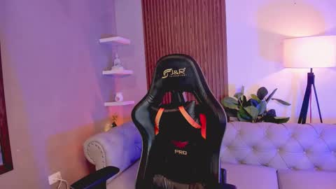 Liam Collins online show from 12/22/25, 12:02